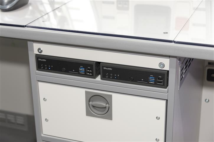 2x automotive mini PCs 