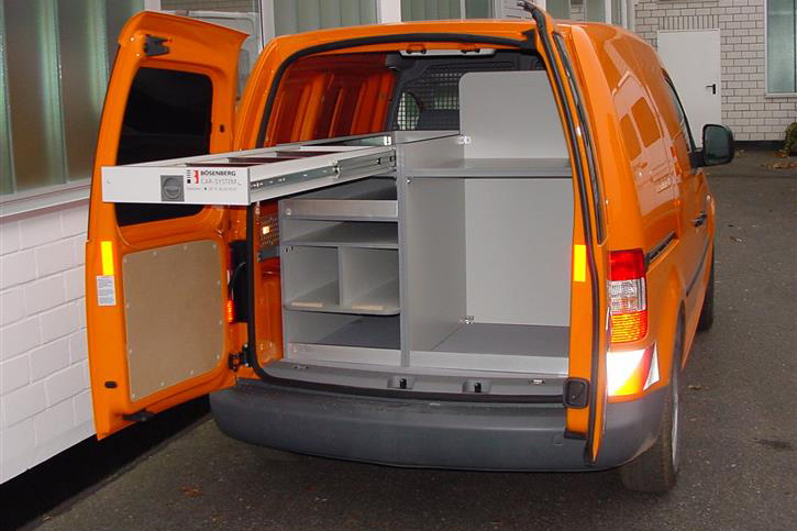 Cargo hold with heavy duty drawer over the entire length 