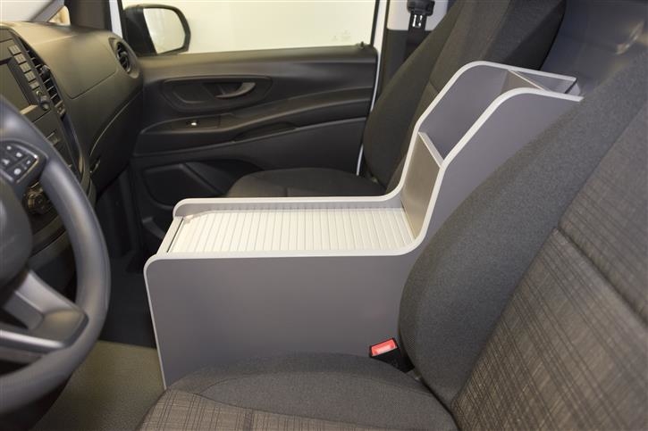 Center Console MK-VIT-4 in a Mercedes Vito with single seats without armrests 