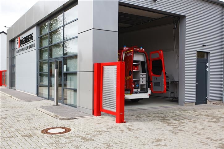 Fahrzeugübergabe und Show Room