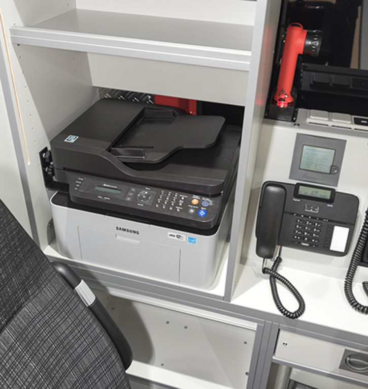 Multifunctional device in the roller shutter cupboard 