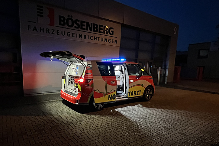 Nachtdesign und helle Ausleuchtung aller Fächer
