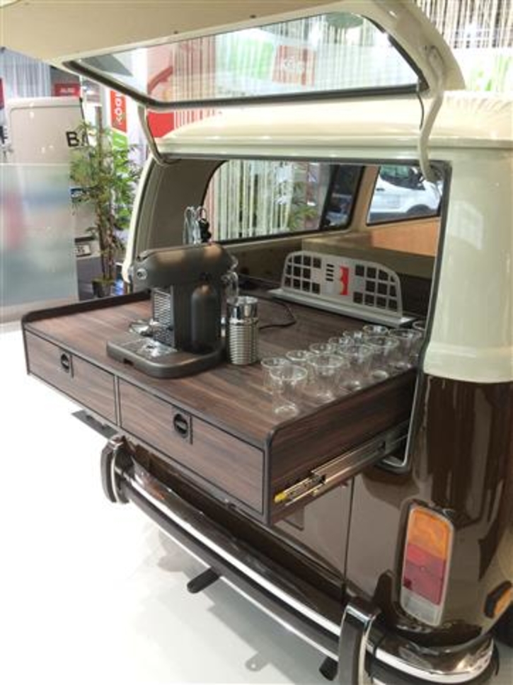 Rear extraction with coffee bar, including the hidden power supply 