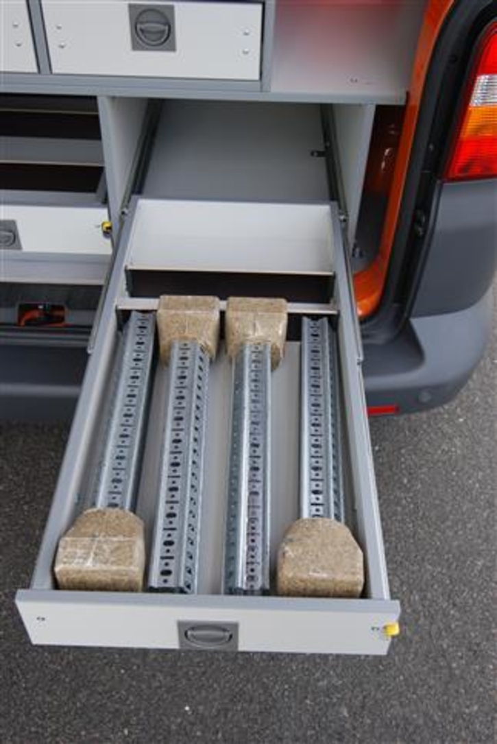 Schwerlastauszüge für Grenzsteine 