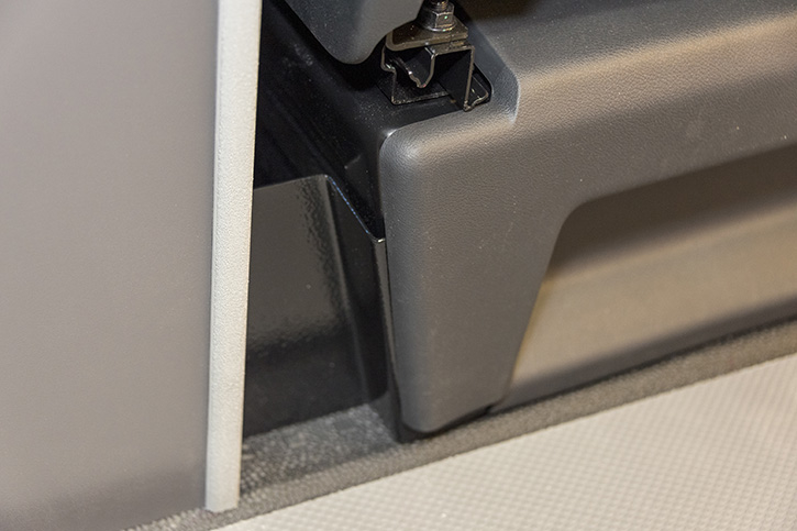 Simple mounting to the seat box using a mounting plate