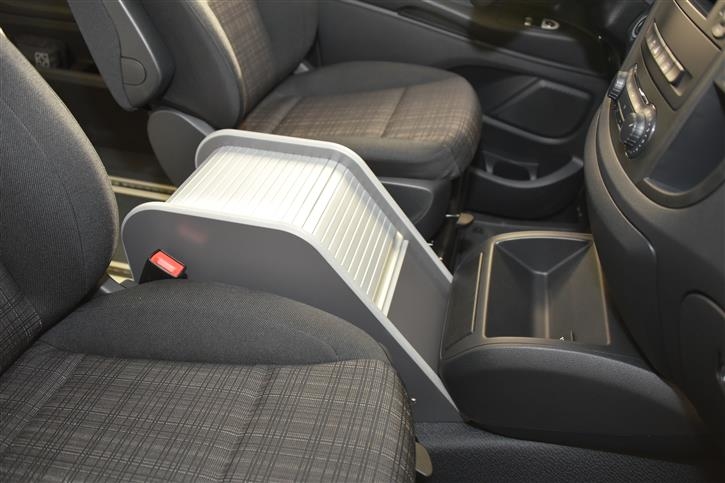 The centre console MK-VIT-5 in a Mercedes Vito with factory installed central tray. 