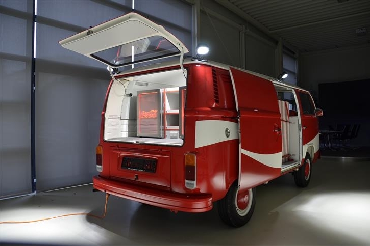Volkswagen T2 Baujahr 1976 für Coca Cola 